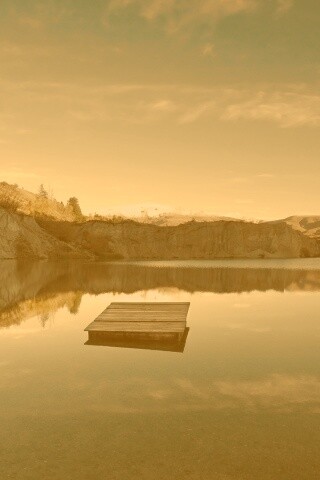 Уединенное озеро обои