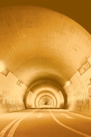 Тоннель и граффити на стенах обои