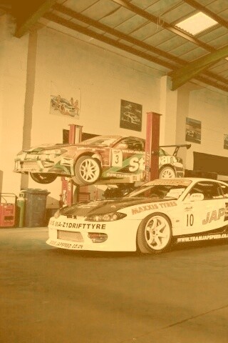 Автомастерская обои