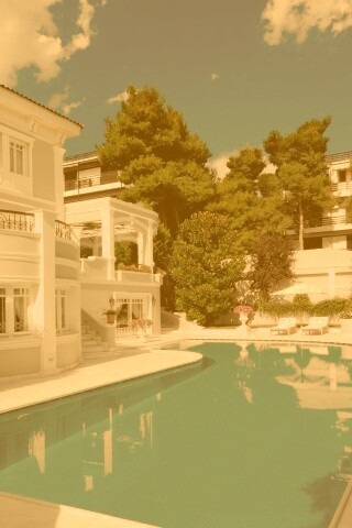 Особняк с бассейном обои