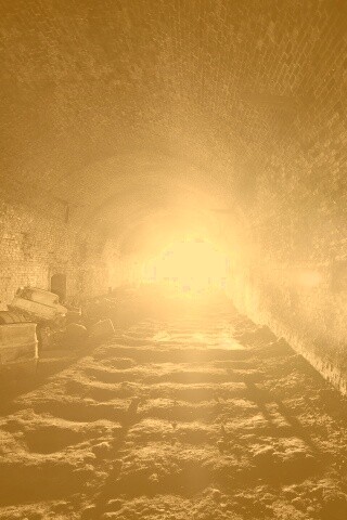 Захламленный тоннель обои