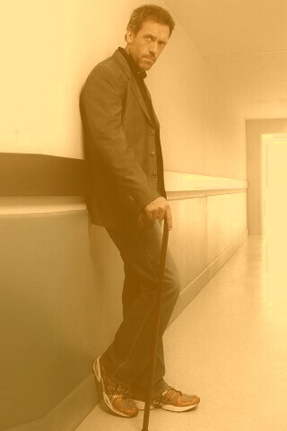 Хаус в больничном коридоре обои