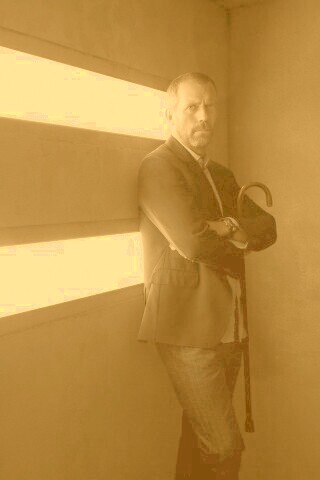 Хаус в лаборатории обои