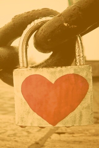 Замочек для влюбленных обои