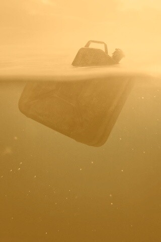 Не бывает "немного" мусора обои