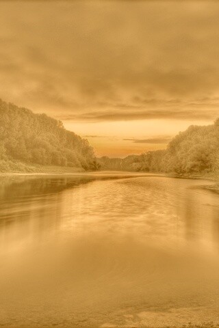 Багровый закат и водная гладь обои