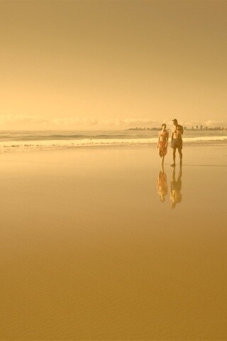 Прогулка у моря обои