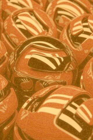 Красные объемные шарики обои