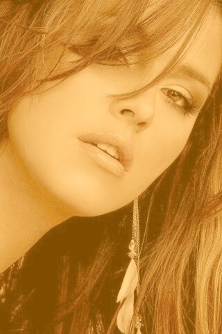 Брюнетка обои