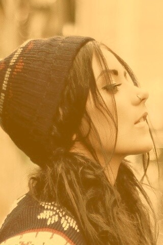 Девушка в шапке обои