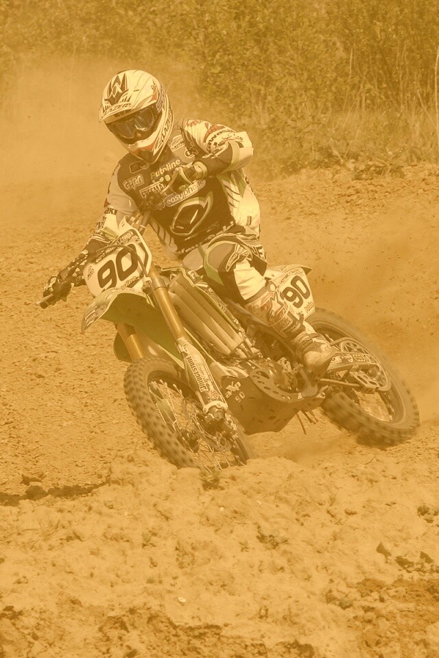 На мототреке обои