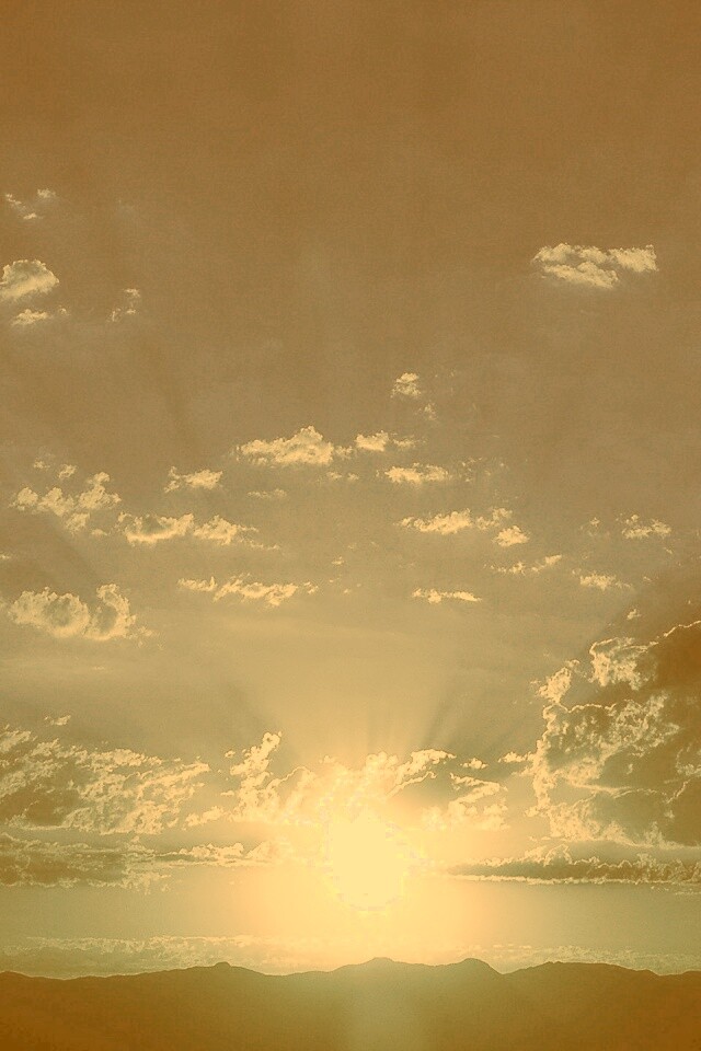 Восход в горах обои