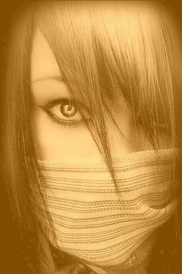 Девушка с закрытым ртом обои