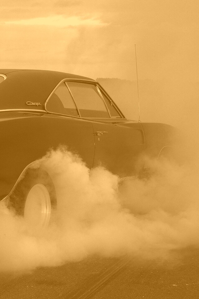 Додж Чарджер жжет резину обои