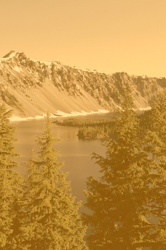 Озеро в кратере обои