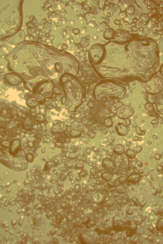 Тёмные пузыри в воде обои