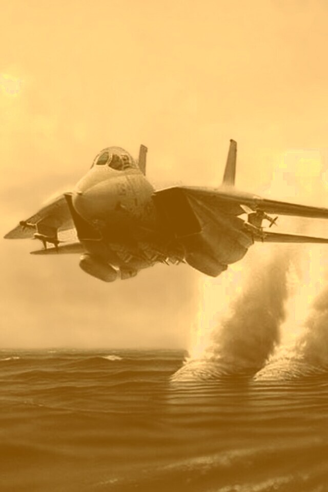 Истребитель над водой обои