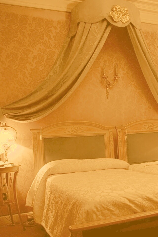 Спальня обои