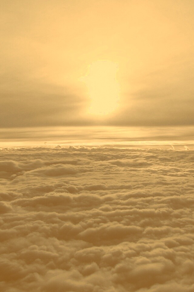 Над облаками обои