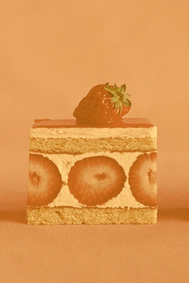 Ломтики клубничного торта обои