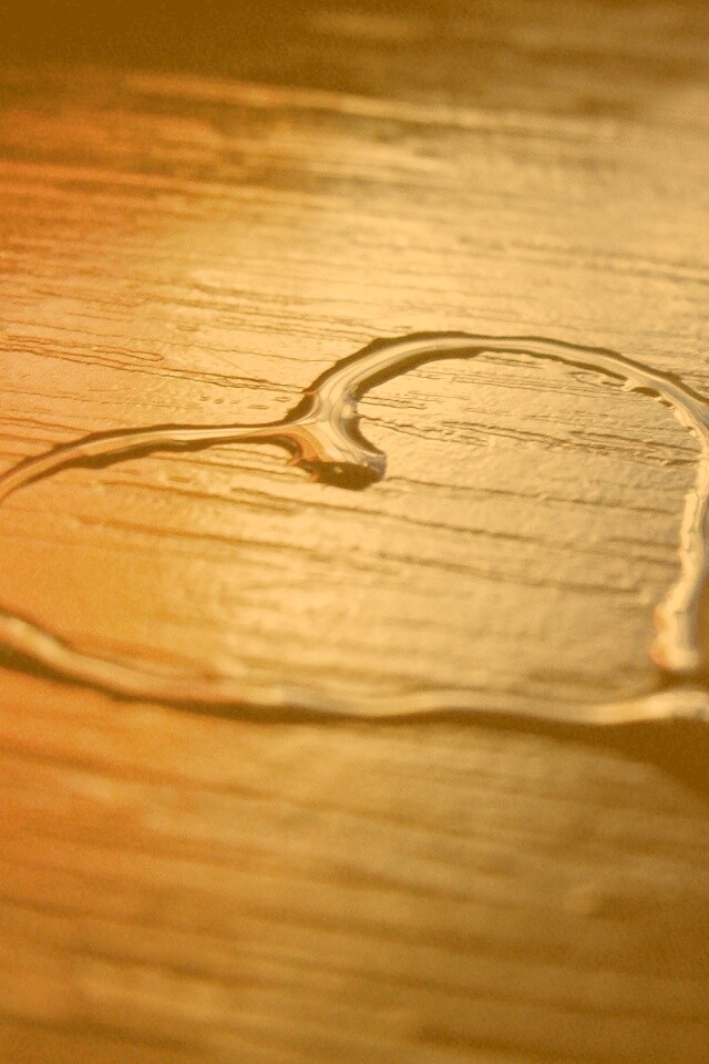 Сердечко из воды обои