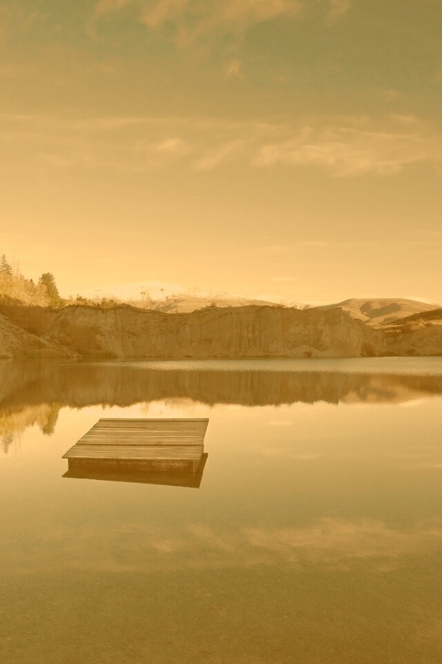 Уединенное озеро обои