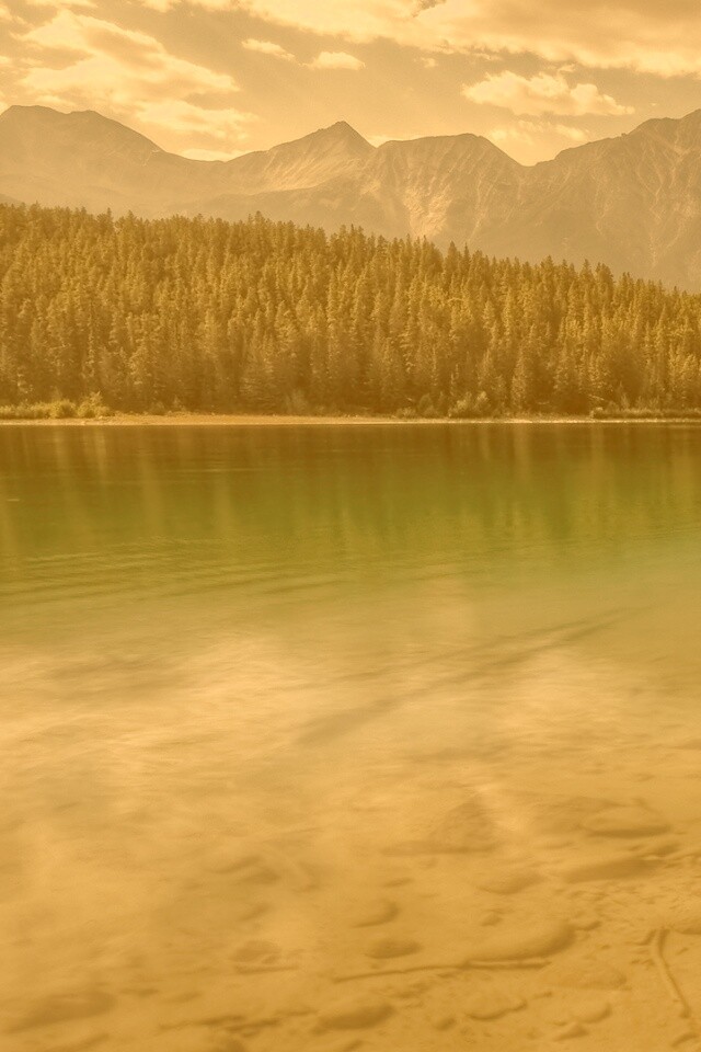 Зеленое озеро обои