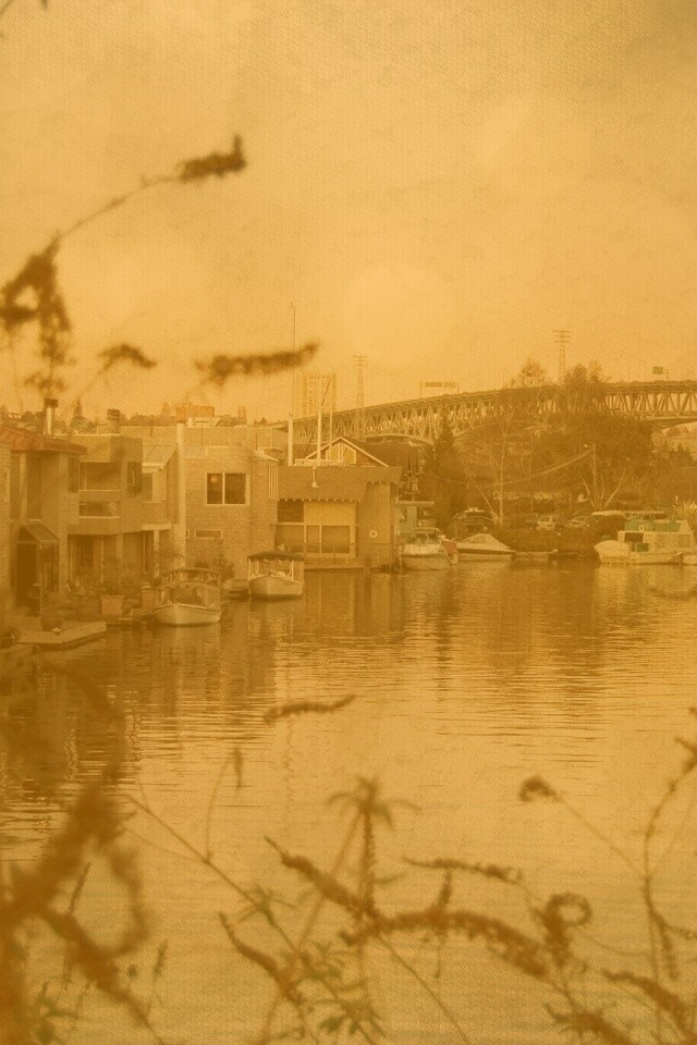 Городок на реке обои