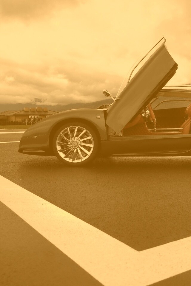 Spyker C12 на аэродроме обои