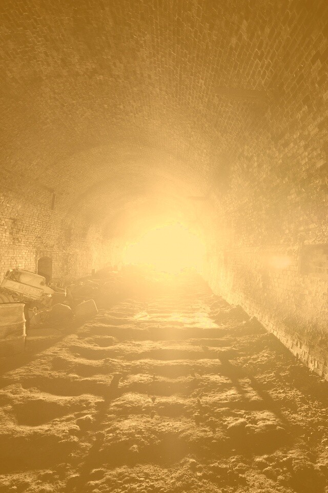 Захламленный тоннель обои