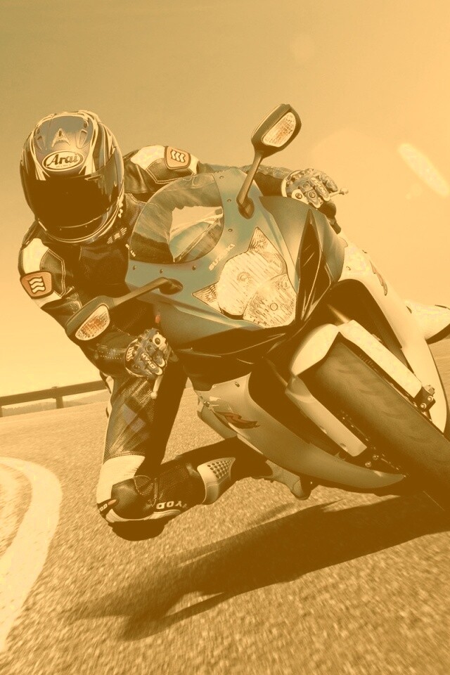 Мотоциклист на повороте обои