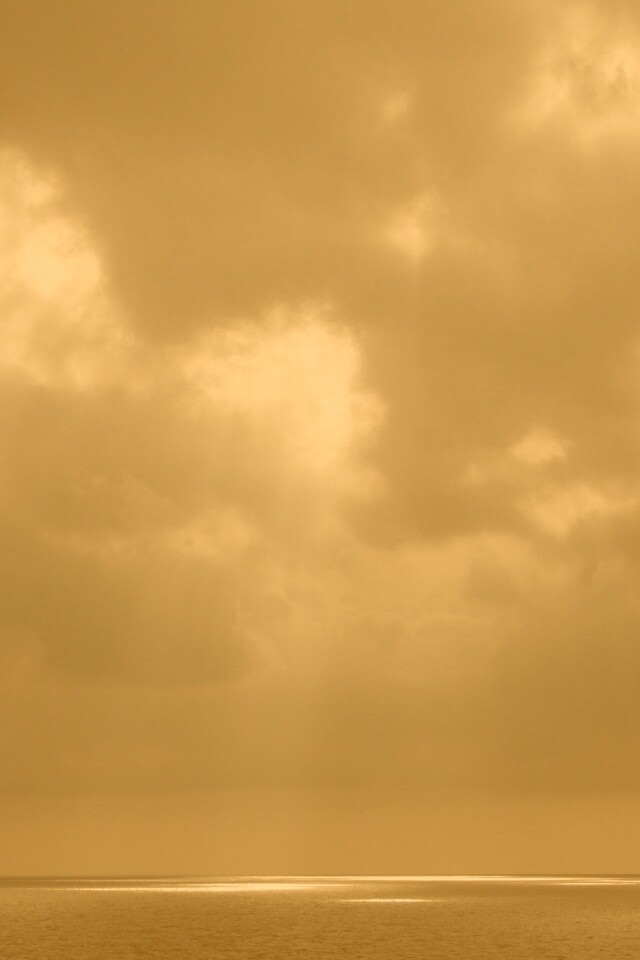 Свет на воде обои