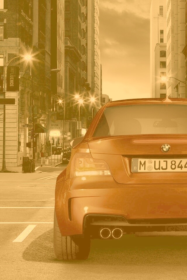 BMW M1 на улицах города обои