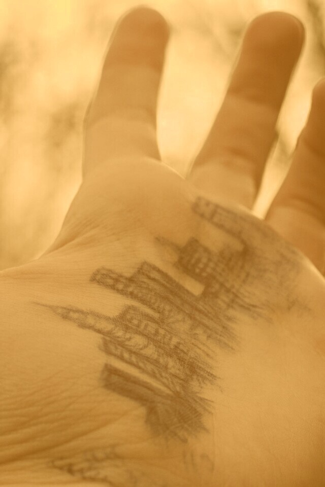 Город на ладони обои