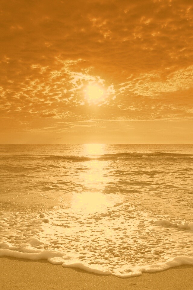 Берег моря в лучах заката обои