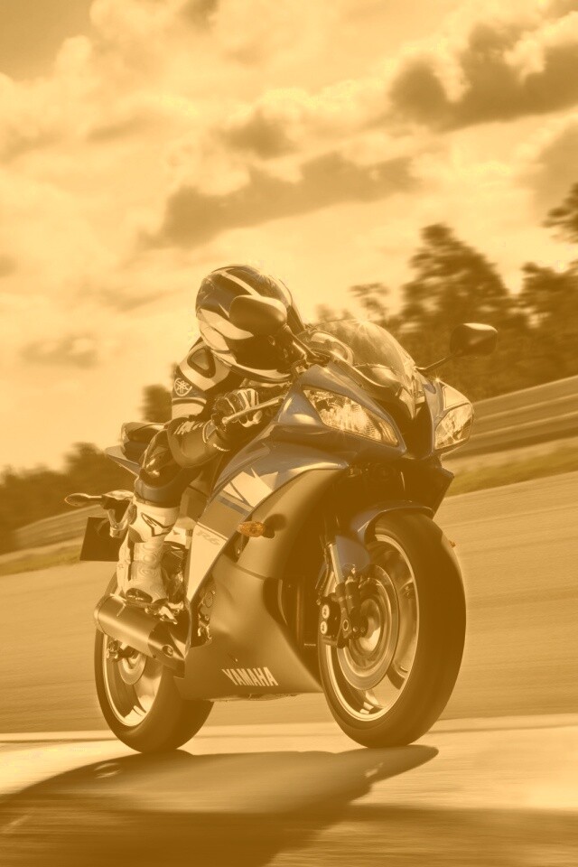 Мотоциклист на треке обои