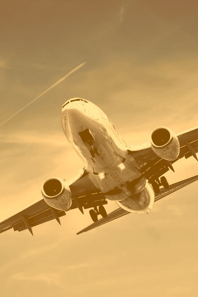 Лайнер в небе обои