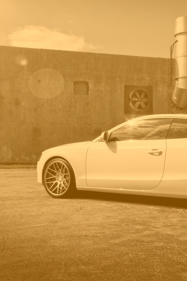 Белый автомобиль обои