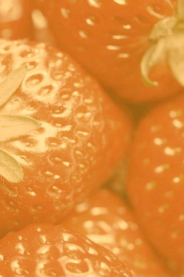 Сочная клубничка обои