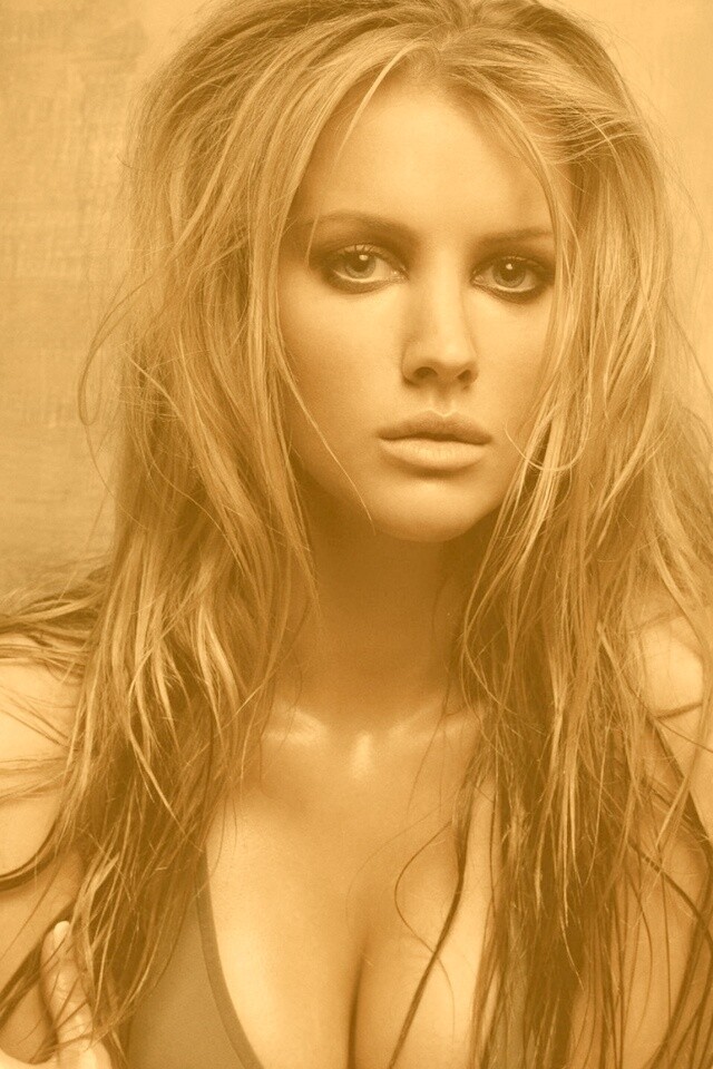 Брюнетка обои