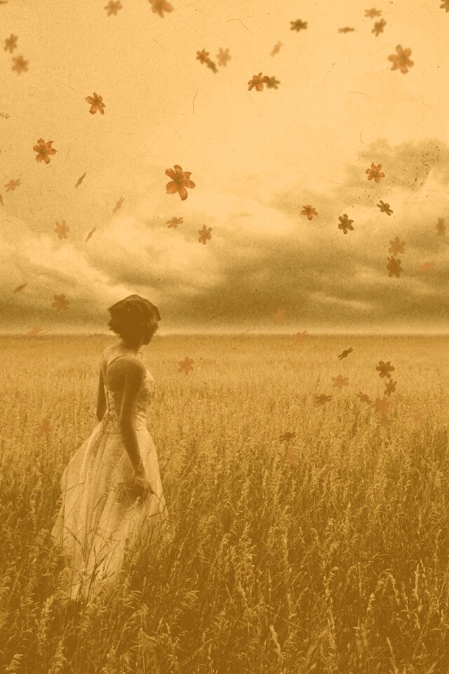 Грустная девушка в поле травы обои