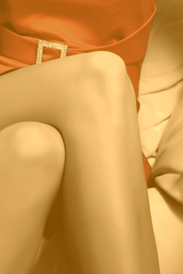 Ножки, платье и сигарета обои