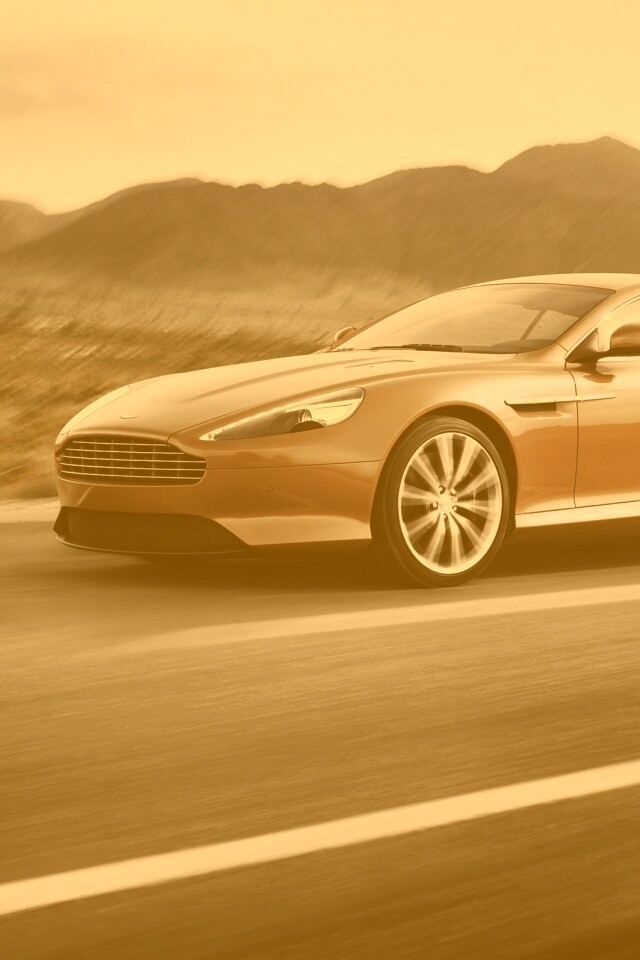 Астон Мартин на шоссе обои