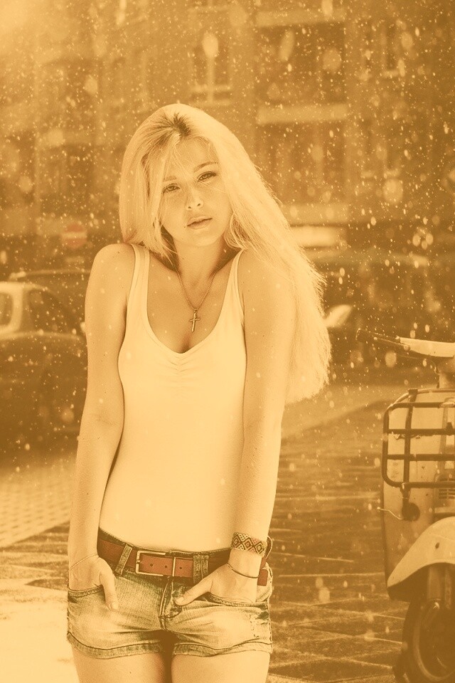 Девушка и плохая погода обои