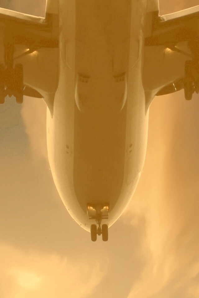 Брюхо самолета обои