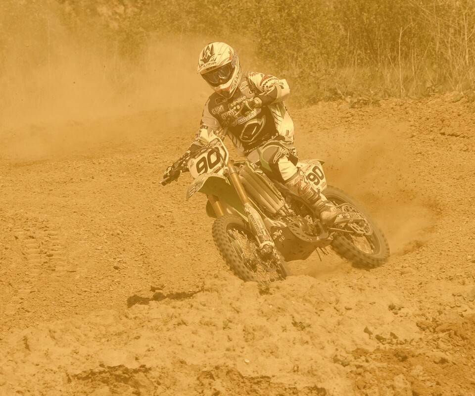 На мототреке обои