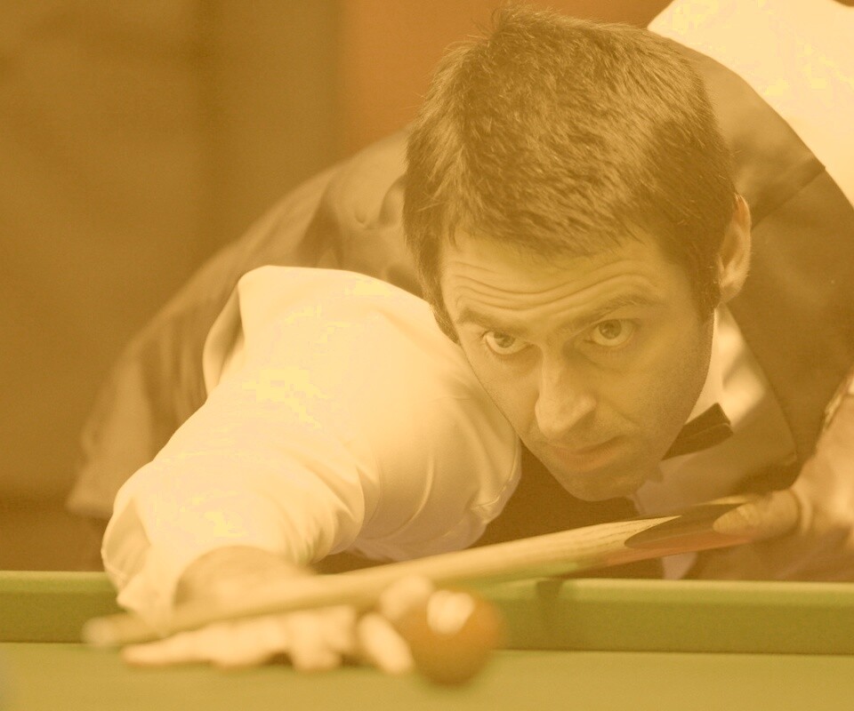 Игрок в бильярд обои