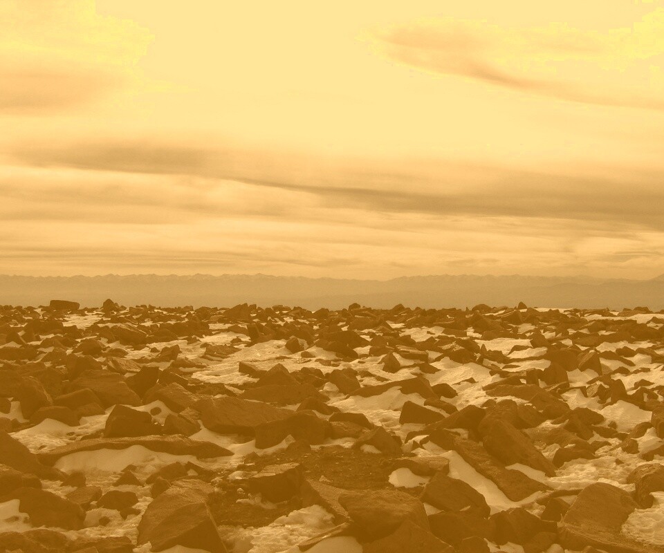 Заснеженная каменистая равнина обои