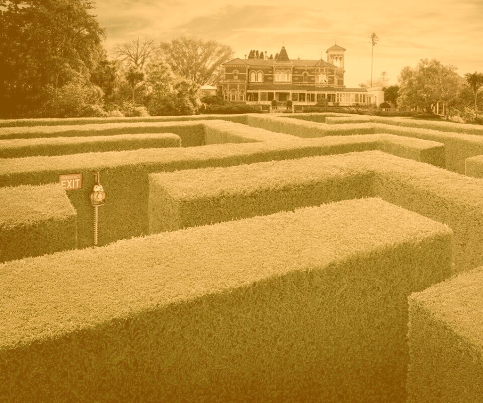 Аварийный выход из лабиринта, газонокосилки обои