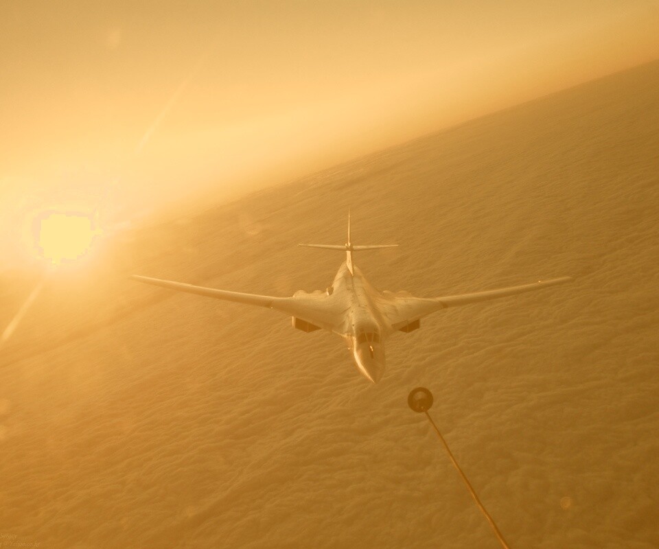 Ту 160 над облаками обои